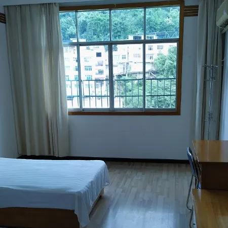 Pingtang Hongtai Hotel