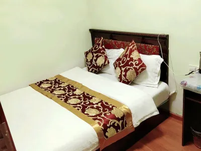 Kangding Jiahui Holiday Business Inn Các khách sạn gần Kangding Commerce Leisure Square (Jianlu Street)