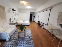 Tan Dolphin Bay Hotel