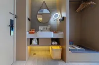 Atour Hotel Changde Laoximen Pedestrian Street