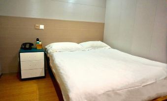 Yunhai Electric Sports Hotel (Yan'an West Road Subway Station)