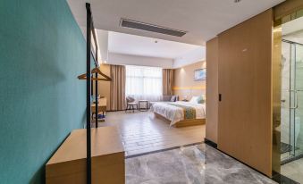 Yihai Hotel (Zhuhai Baitenghu Huxin Road)