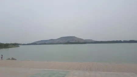 Liangshan Golden Sun Bathing Express Hotel