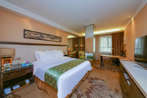 Kunlun International Hotel (Renqiu Huabei Youtian) - parking