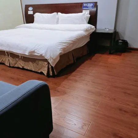 Luoluo Hotel