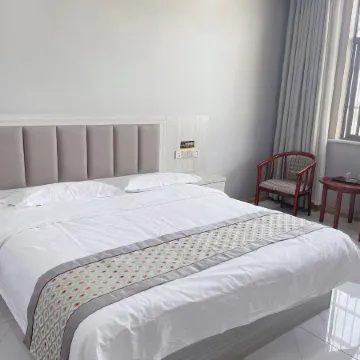 White Water Red Shengyuan Hotel