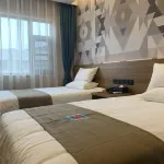 Pai Hotel (Pingshan Lushan railway station store) - Park Yeri