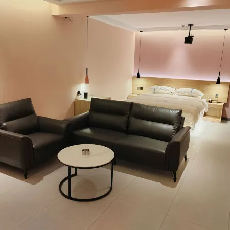 Urat Qianqi Mais Cloud Hotel