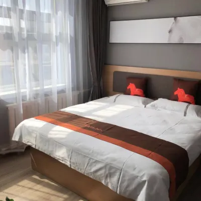 Junyi Chain Hotel (Gulou Yuhuangge North Street) Hotels near Xingqing