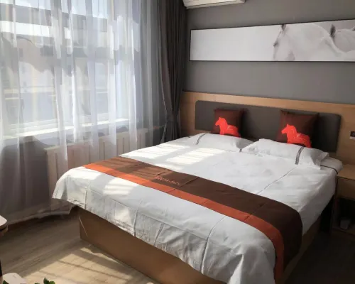 Junyi Chain Hotel (Gulou Yuhuangge North Street) Hotels near Xingqing