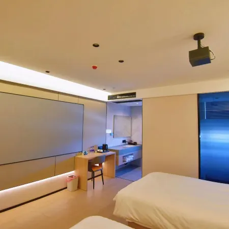 Orange Right Hotel
