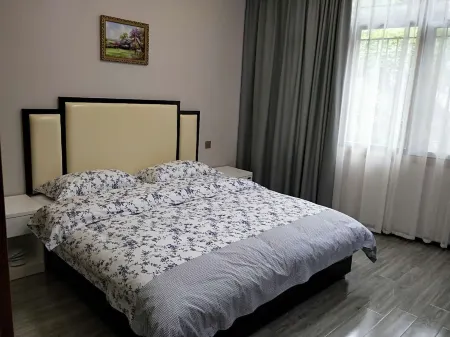 Xuanhan Riverside Xiaozhu Inn Отели рядом с достопримечательностью «Bashan Grand Canyon Luopan Peak»