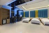 Jinzuo E-sports Hotel (Linyi Huitong RT-Mart Store)