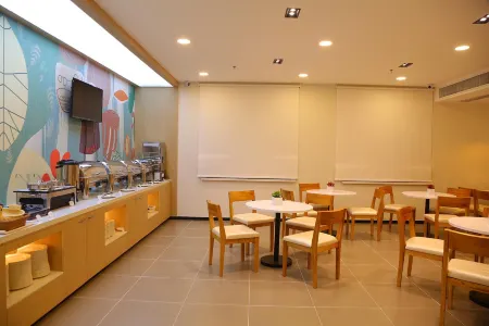 Hanting Hotel (Hunchun Commercial Street)