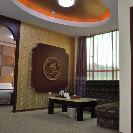 Shunfenglou Hotspring Hotel