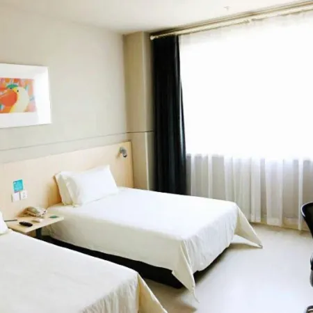 Jincheng Hotel (Bazhou Shengfang Town)