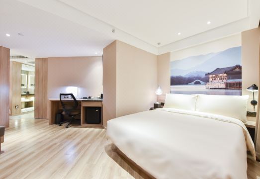 베이징 궈마오 진송 아투어 호텔의 깔끔한 객실 이미지