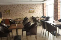 Aiju Hotel (Gaizhou Central Hospital) Hotels in Gaizhou