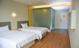 7Days Inn Hotel (Xuzhou New Urban Area Municipal Government Olympic Sports Center)