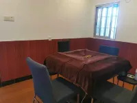 Yunfu Junyi Business Hotel