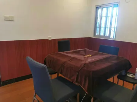 Yunfu Junyi Business Hotel