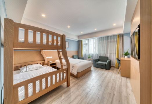 5. 애쉬 호텔 (시..