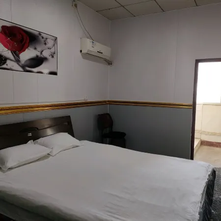 Weihui Tiantian Hotel