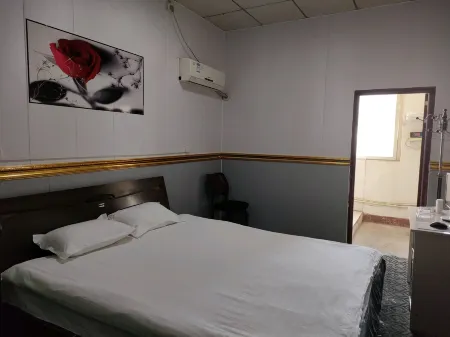 Weihui Tiantian Hotel Отели в г. Вэйхуэй