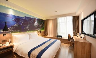 Super 8 (North Of Yihuan Mengcheng Road)