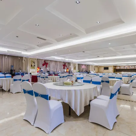 Vienna International Hotel (Foshan Flower World)