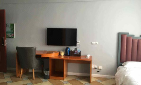 Mulinchun Chain Hotel (Wulanhot Heping Branch) - Housity