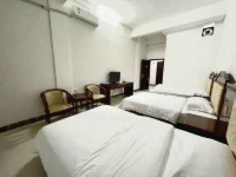 Fengshan Dalisi Business Hotel