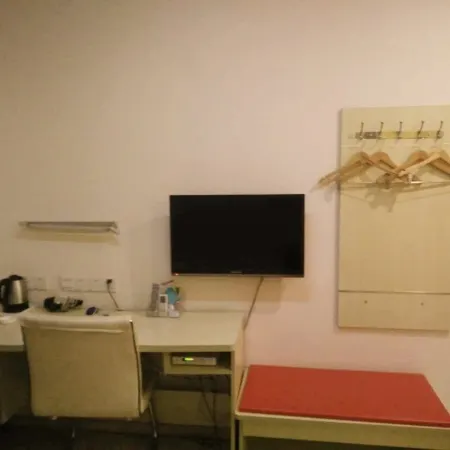 Longzhou Jinmingzhu Business Hotel