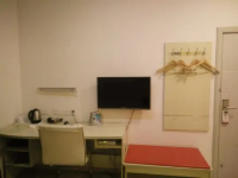 Longzhou Jinmingzhu Business Hotel