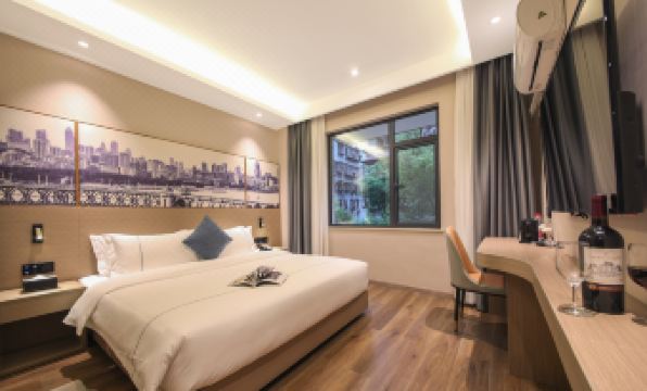 yuecheng Hotel (Wuhan Vu Thang Road Subway Station)