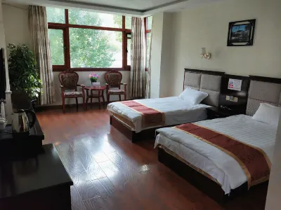 Xianghe Hotel Hotels in Gongga
