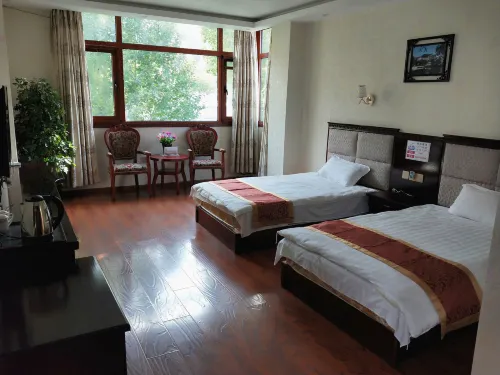 Xianghe Hotel Hotels in Gongga