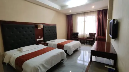 Yueyang golden lai fu hotel Отели рядом с достопримечательностью «Zhang Guying Village»