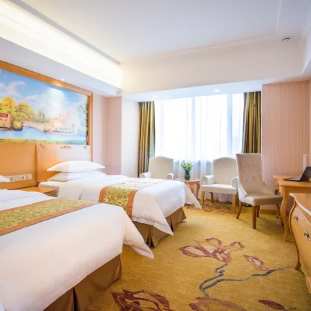 Vienna Hotel (Laizhou Bus Station Langhu International Plaza)