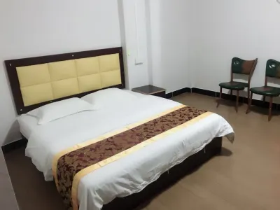 Royal Hotel Hotels in Center of Dongfeng Town