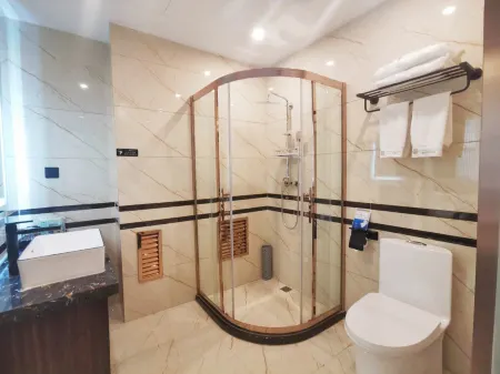 Wuwei Xingchen Four Seasons Hotel Отели рядом со станцией Wuwei Railway Station