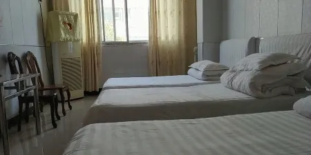 Binyue Hotel Отели рядом с достопримечательностью «Huangbaishan National Forest Park»