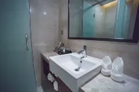 Binhu Junhua Hotel