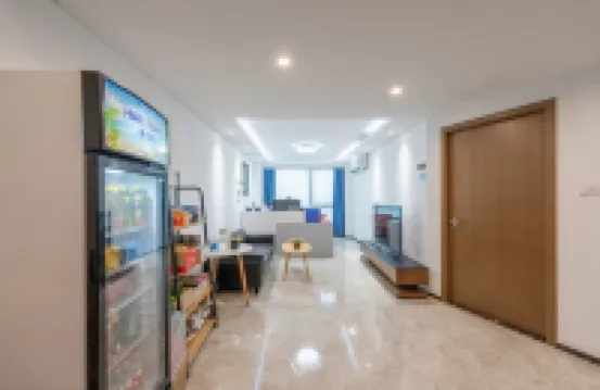 Zeus E-Sports Apartment