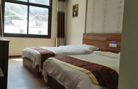 左貢鷹志摩旅酒店