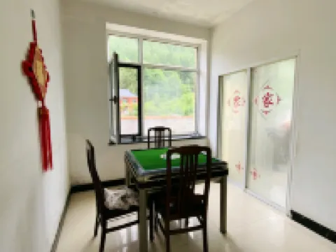 Lake side fish restaurant