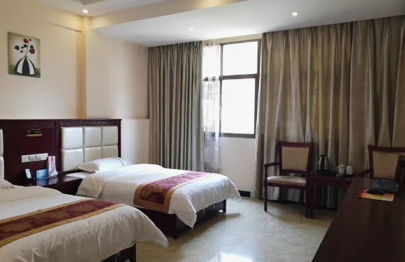 金平金泉商務酒店