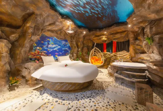 Love Space Theme Hotel