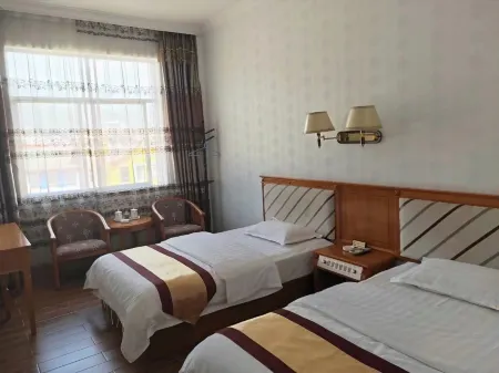 Jinlong Hotel, Zhenyu Отели рядом с достопримечательностью «Zhenyuan Museum (zhenyuanlahuzulishiwenhuabowuguan)»