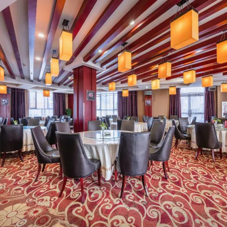 Huadong Hotel